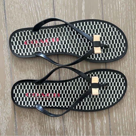 Coach Landon Thong Black Jelly Flip Flops Sandals Gold Bow Logo Sz 9 Resortwear - Picture 4 of 9